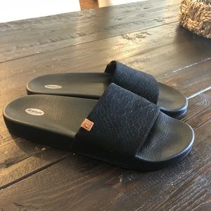 Dr Scholls slides black with textured suede